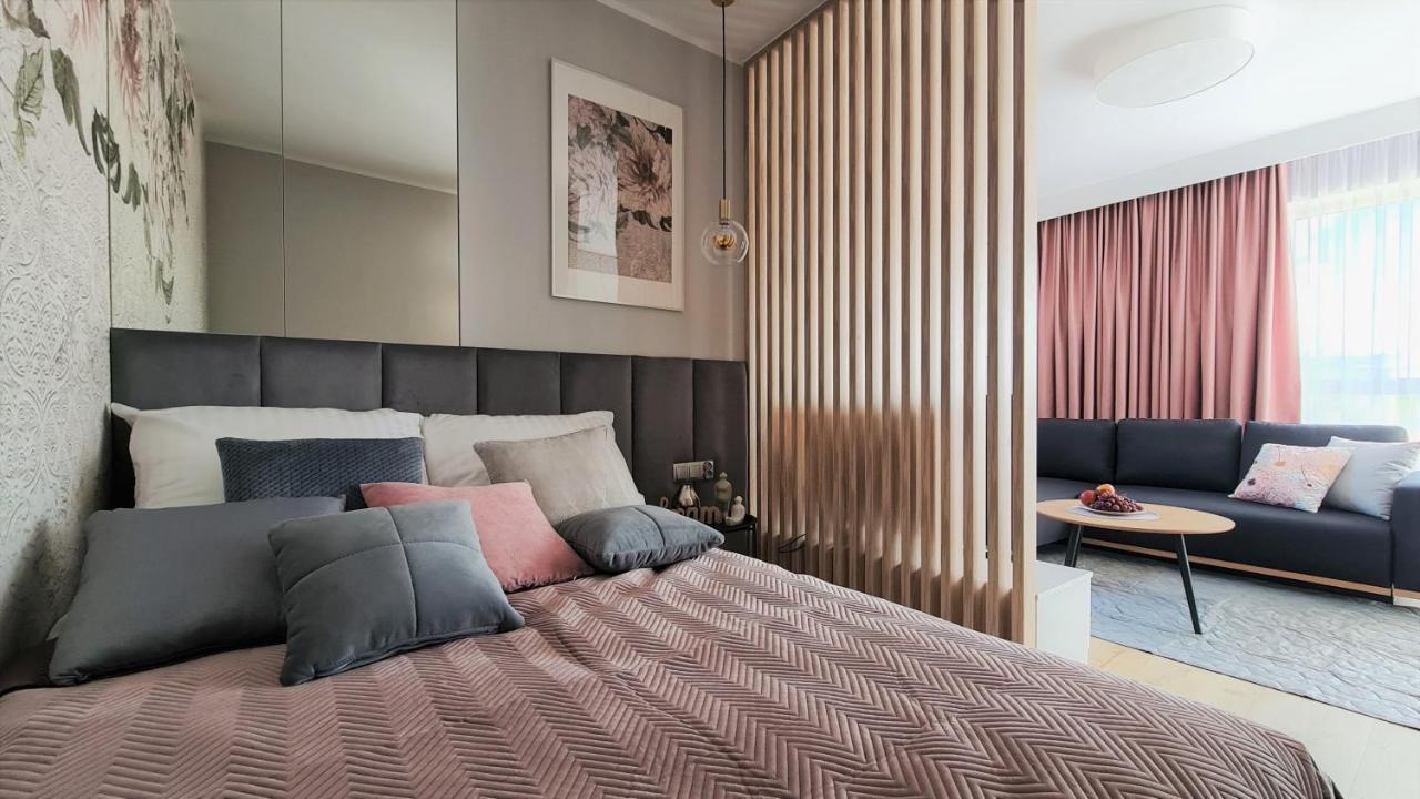 Apartamenty Nadjeziorne Z Tarasem Na Dachu 에우크 외부 사진