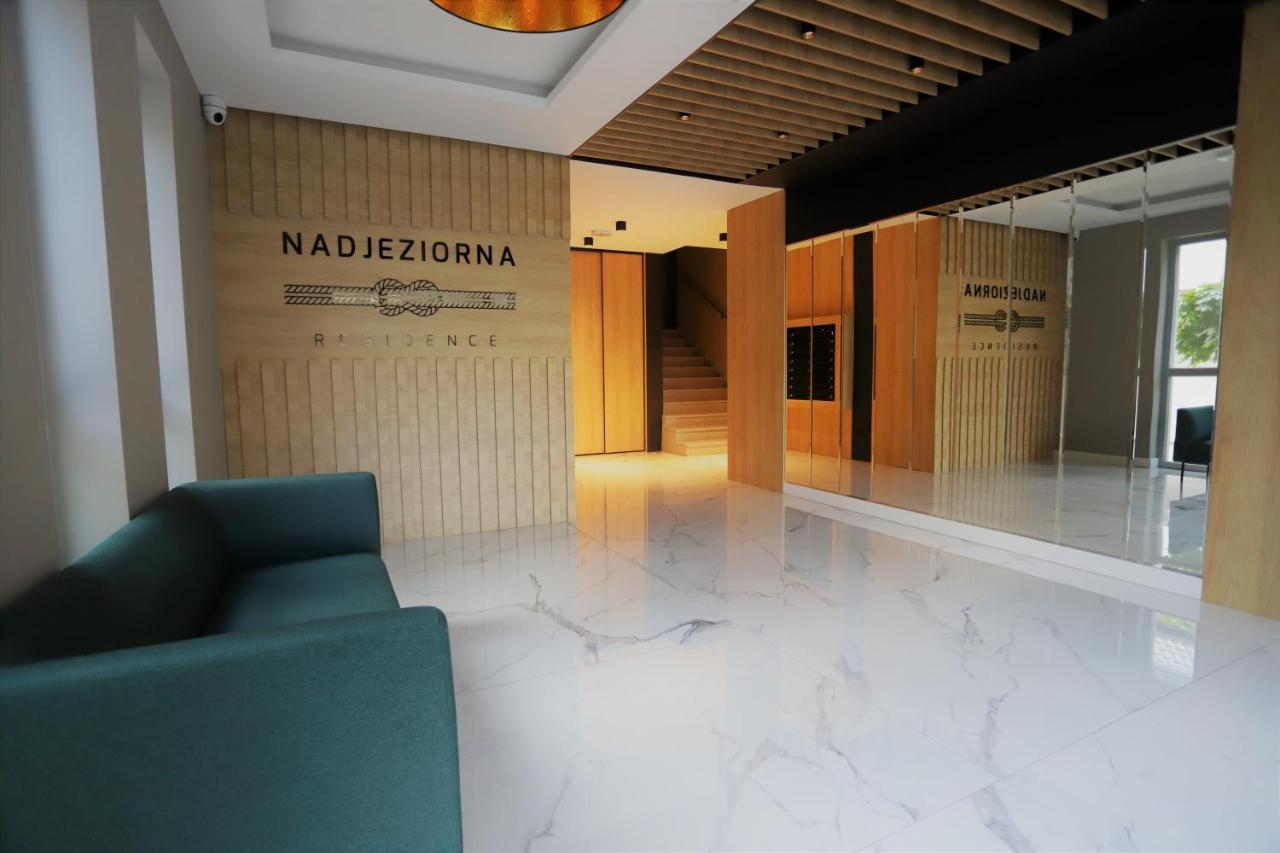 Apartamenty Nadjeziorne Z Tarasem Na Dachu 에우크 외부 사진