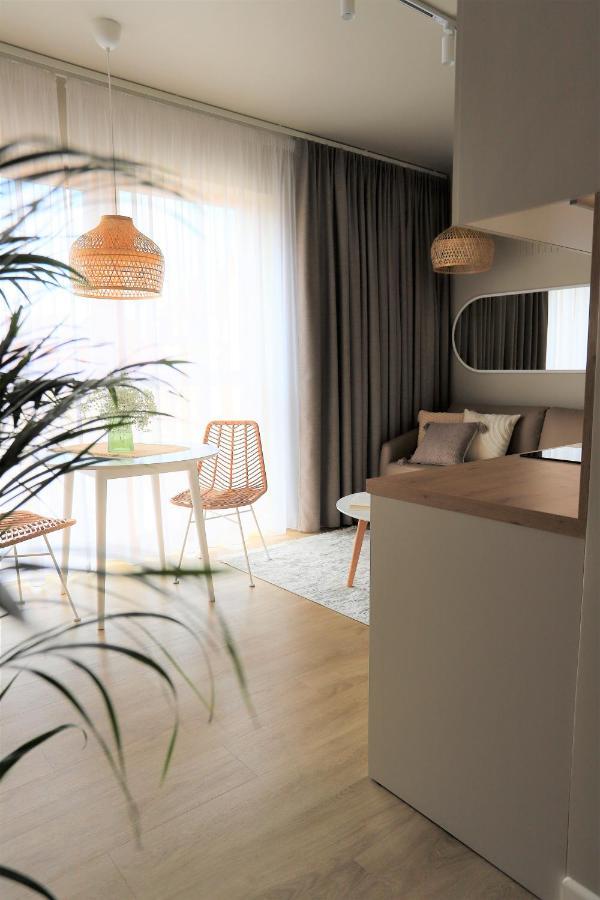 Apartamenty Nadjeziorne Z Tarasem Na Dachu 에우크 외부 사진